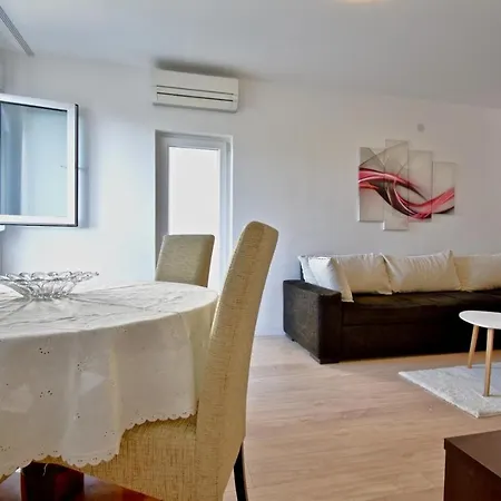 Sea View With 2 Bedroms, Pet Friendly * Pula